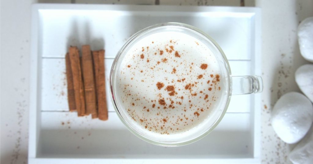 ¿Tomar leche con miel antes de dormir?