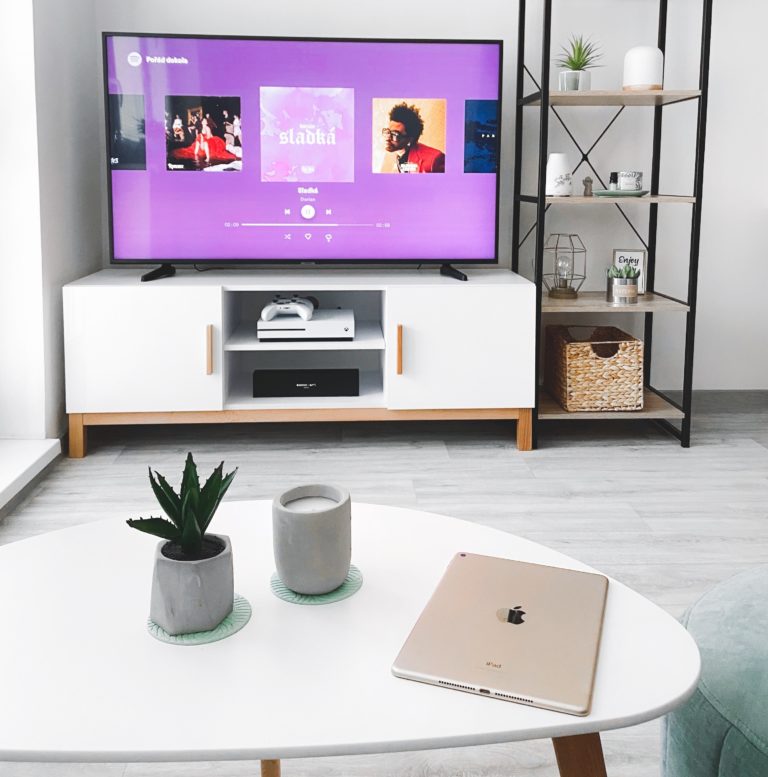 ¿Cómo puedes controlar lo que tus hijos ven en las principales plataformas de streaming?